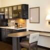 Отель Candlewood Suites - Lancaster West, an IHG Hotel, фото 10
