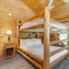 Отель Brookshore by Avantstay Relaxing Backyard Creek, 10mins From Pigeon Forge, фото 11