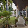 Отель Relaxing Palm Pool Villa, Tropical Illuminated Garden Private Swimming Pool, фото 15
