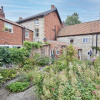 Отель Host Stay Sixpence Cottage, фото 1