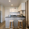 Отель w Contemporary 1BR Near Central Restaurante, фото 10