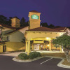 Отель La Quinta Inn & Suites by Wyndham Univ Area Chapel Hill, фото 1