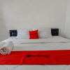 Отель RedDoorz Syariah near RSUD Karawang 2, фото 6