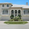 Отель Sheffield Ave 1927, Marco Island Florida Vacation Rental 3 Bedroom Home by Redawning на Острове Марке