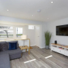 Отель Oliverball Serviced Apartments - Castle View - Port Solent Stunning Waterfront House, фото 13