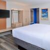 Отель Holiday Inn Express & Suites Brighton South - US 23, an IHG Hotel, фото 16
