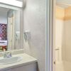 Отель Days Inn by Wyndham Airport/Maine Mall, фото 6