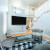 Отель Spacious 4 bedroom 3.5 bathroom residential property, фото 3