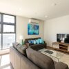 Отель Newstead City Skyline 1Bed Apt And Park Qne008, фото 6