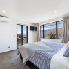 Отель Luxury Winter Retreat - 5 on The Hill Queenstown, фото 4