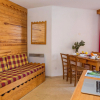 Отель Carefully furnished apartment near the piste and Valmeinier, фото 2