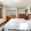 Отель Russell Home by Avantstay Expansive Deck, Stunning Views & Hot Tub!, фото 6