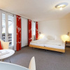 Отель Hirschen Guesthouse - Village Hotel, фото 7