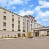 Отель Hampton Inn & Suites Alliance, фото 1