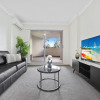 Отель Modern Luxury Apartment Walking Distance to Train Station, фото 5