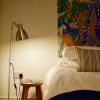 Отель Bright Ensuite Studio Apartment in West Kensington, фото 2