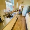 Отель Spacious Victorian family Town House, sleeps 6, near York Centre, фото 5