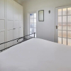 Отель Host Stay Flat 4 Groveside, фото 9