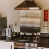 Отель Lovely Bohemian Apartment in Heart of City Life, фото 9