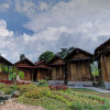 Отель OYO 90225 Rumah Bambu Trawas syariah, фото 18