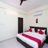 Отель OYO 14811 Hotel Royal Monarch, фото 7