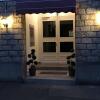 Отель Hôtel les Iris в Лез-Андели