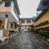 Отель RedDoorz Plus @ Megamendung Puncak Bogor, фото 1
