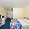 Отель Americas Best Value Inn Lincoln Airport, фото 3