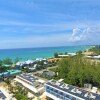 Отель Penthouse 1BR 1bth Apt w Rooftop Pool Near Beach, фото 8