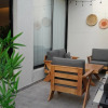 Отель Cozy 3- bedroom unit with an outside seating area, фото 5