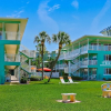 Отель Tropic Terrace #18 - Beachfront Rental Studio Bedroom Condo by Redawning, фото 14