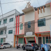 Отель RedDoorz near Monumen Habibi Ainun, фото 1