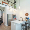 Отель King Bed - Top Floor 2sty Loft - Parking 4058, фото 13