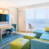 Отель Comfort Suites Beachfront, фото 34