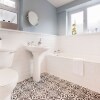 Отель Posh Holiday Home in Plymouth near Royal William Yard, фото 6