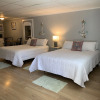 Отель Vineyard Harbor Motel - Private Beach, фото 5