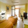 Отель Comfort Suites Paradise Island, фото 6