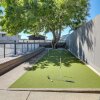 Отель North Bend Home w/ Cornhole Court & Putting Green, фото 1