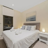Отель New 2 Bedroom Apt Minutes Walking to Darling Harbour, фото 2