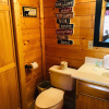 Отель Creekside Dreams - One Bedroom Cabin, фото 5