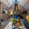 Отель Charming 3-bed - Loft Style House in York, фото 10