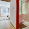 Отель Palatial 2BR Apartment with Sleek Finish, фото 21