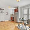 Отель 1BR Vibrant Apt in Old Irving Park, фото 4