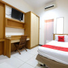 Отель RedDoorz Plus near Simpang Lima, фото 23