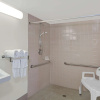Отель Howard Johnson by Wyndham Ft. Myers FL, фото 9