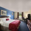 Отель Cottonwood Suites Savannah Hotel & Conference Center в Пулере