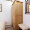 Отель Cosy 1-Bedroom Flat Sleeps 3 in St George'S Castle, фото 12