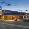 Отель Econo Lodge Inn & Suites Cranbrook в Кранбруке