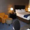 Отель Holiday Inn Express and Suites Overland Park, an IHG Hotel, фото 23