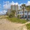 Отель On the Beach Oceanfront Steps to Sand, фото 1